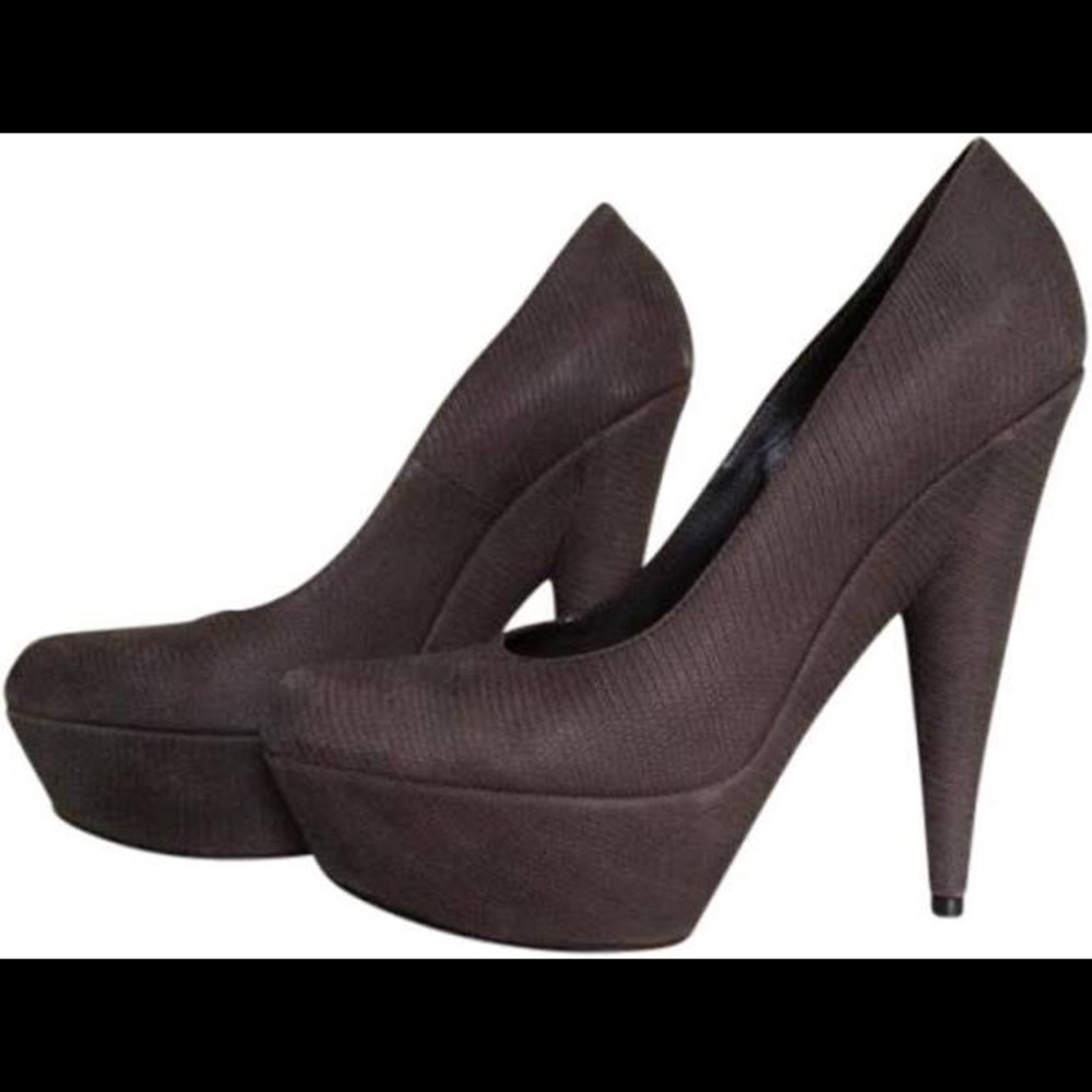 YSL Aliama Lizard Embossed Leather Pump. Size 39